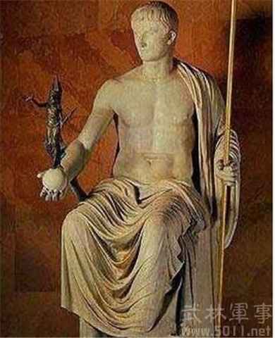 凯撒雕像照片