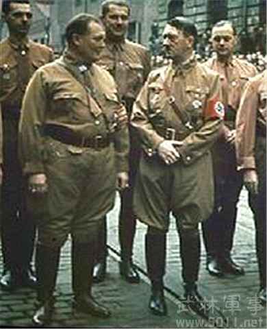 戈林与希特勒谈话历史照片