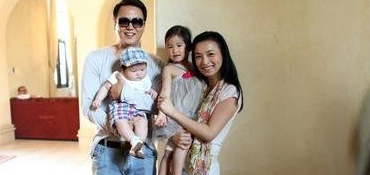 张庭带富豪老公回台湾 送患癌父亲离世