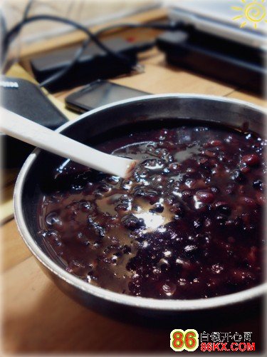 黑米红豆粥的做法