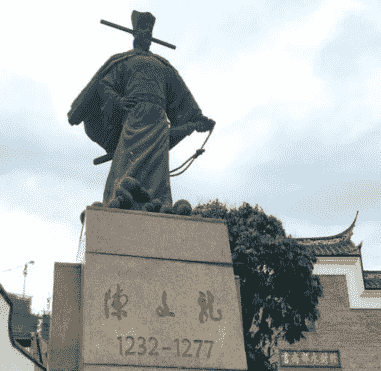 死后封神的南宋名将陈文龙，在岳飞墓前自杀殉国