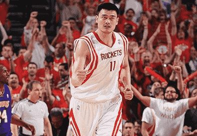 巅峰姚明十佳球图片 他的NBA生涯表现如何