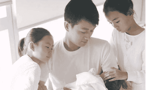【佟大为三度当爹】佟大为三度当爹系超生 关悦两个女儿为香港籍