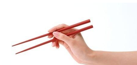 【古人如何吃饭】筷子殷商时期才产生 在此之前中国的古人如何吃