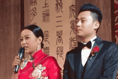 【郝蕾与老公】郝蕾与老公刘烨在京办婚礼赵薇捧场 黄奕婚变后首
