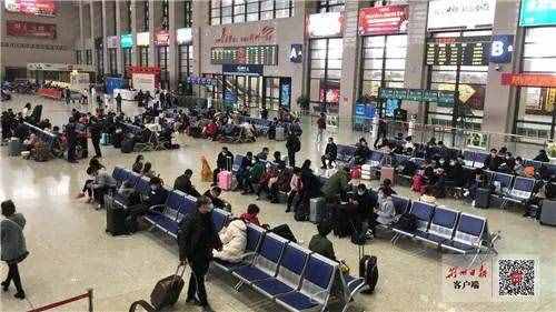 61天的等待！荆州火车站终于通了！刚刚首趟开往厦门……