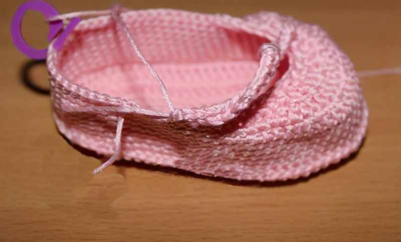 打毛线鞋怎么打？其实很简单，来看这款宝宝毛线鞋编织的方法步骤