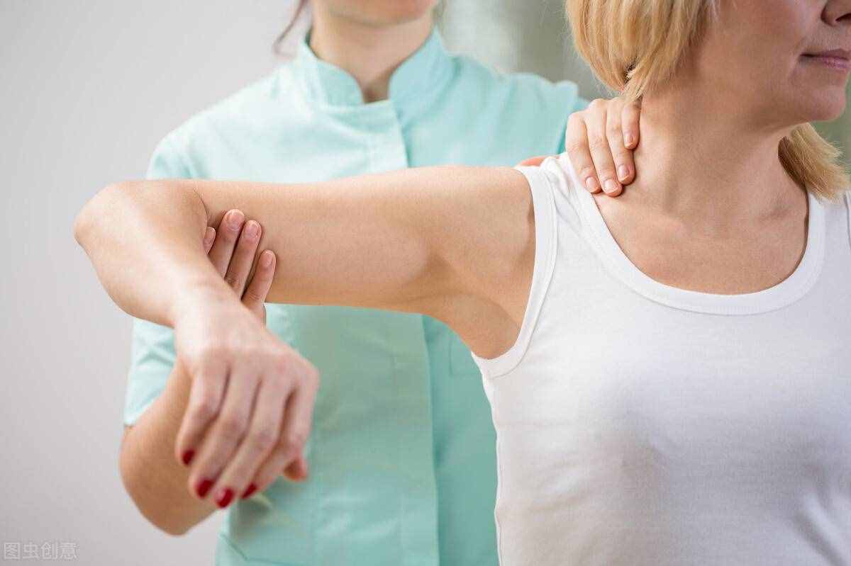 肩周炎怎么治疗才有效果？这6个方法都可以尝试，总有一个适合你