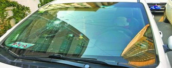 汽车知识解答：汽车玻璃破了怎么修补？