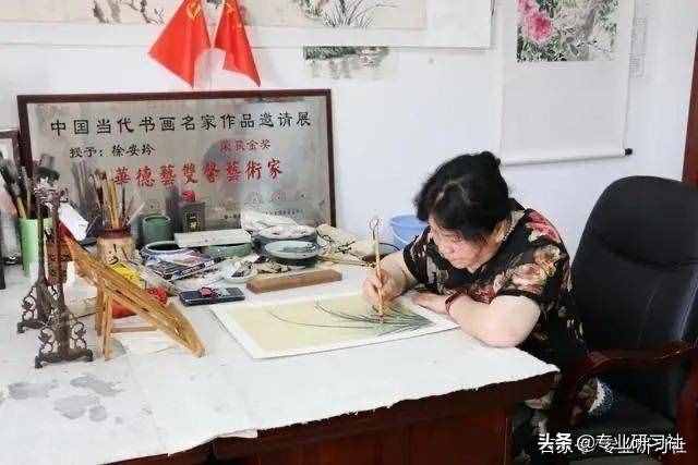 70岁阿婆拿到中国美院书画双学位，只要有梦永远不晚