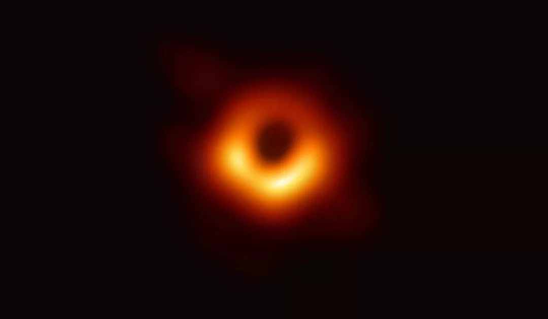 黑洞照片怎么拍的（那人类是怎么拍到黑洞照片的？）