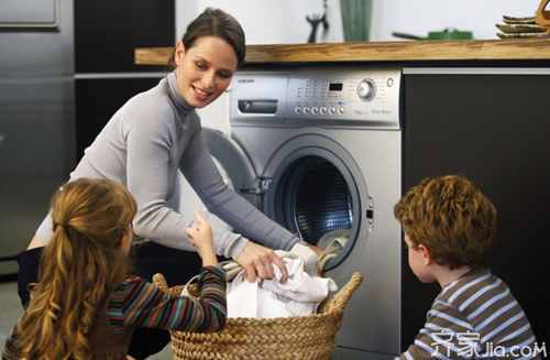 羽绒服能洗衣机洗吗？老妈一直是用这个方法洗的，好用！
