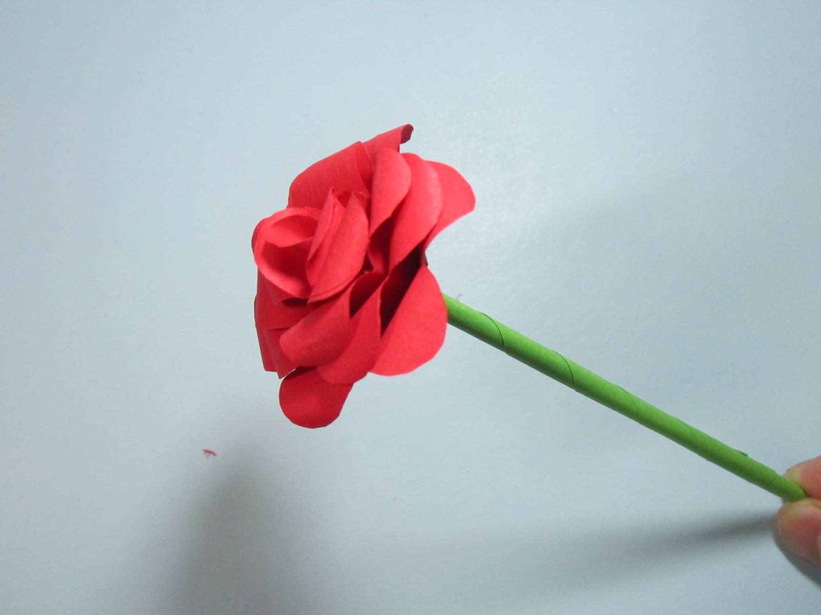 如何折纸玫瑰（手工折纸玫瑰 玫瑰花的折法步骤图解）