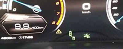 汽车知识解答：VV7仪表灯黄色的三角里一个叹号常亮是什么意思?