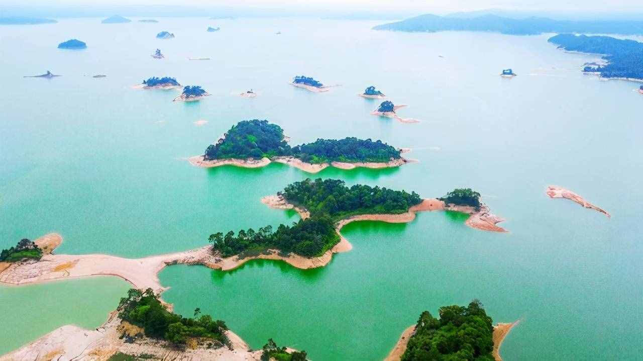 广东有个超神奇的湖泊，每天看到的颜色都不一样，你想去看吗