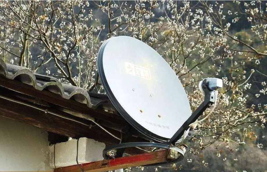 农村人爱用的“卫星锅”，为何被国家禁用？隐患真的无处不在