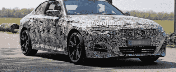 2022 BMW 2系原型车展示更多设计细节