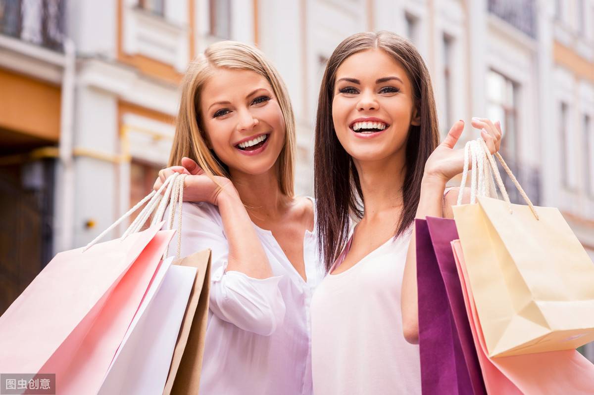 为何女人更喜欢购物？心理学家：这是原始社会女性心态的现代变体