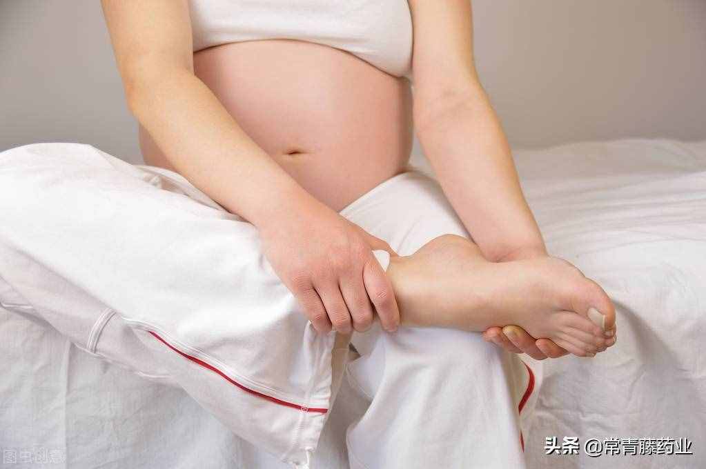孕 妇脚肿是什么原因（孕妈双脚浮肿怎么办）