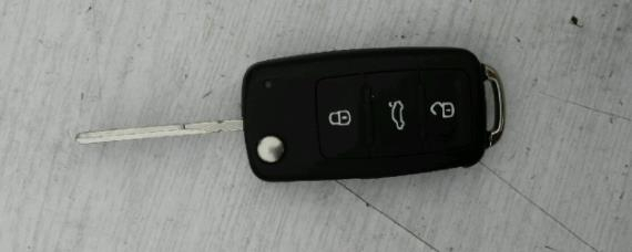汽车知识解答：途岳车钥匙怎么更换电池？