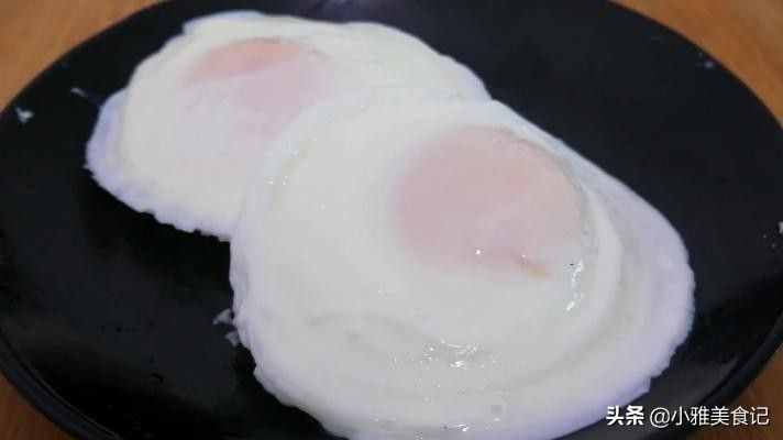 荷包蛋的做法（水煮荷包蛋的简单做法）