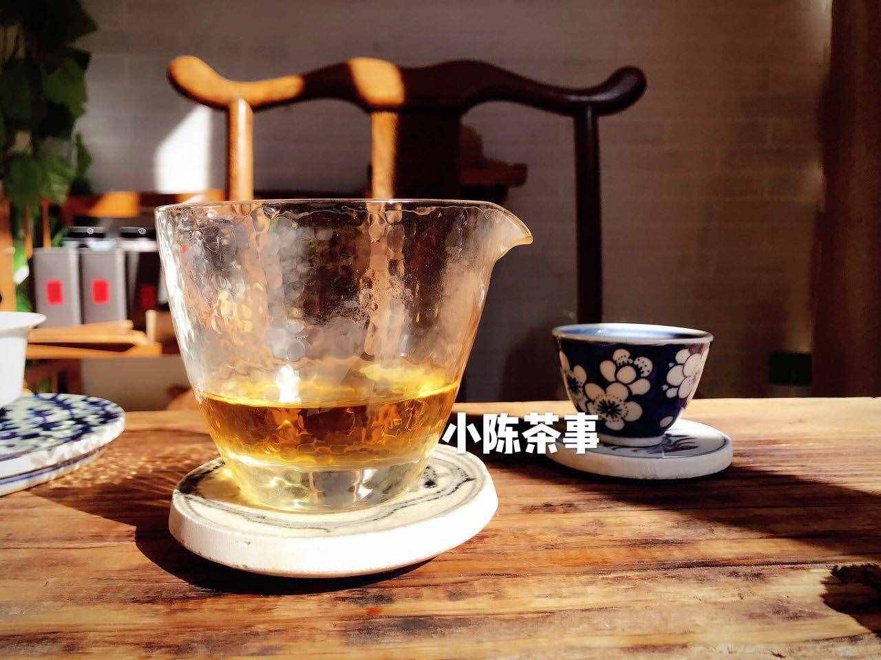 秋季，该喝什么茶？绿茶、白茶、普洱茶、武夷岩茶还是红茶？