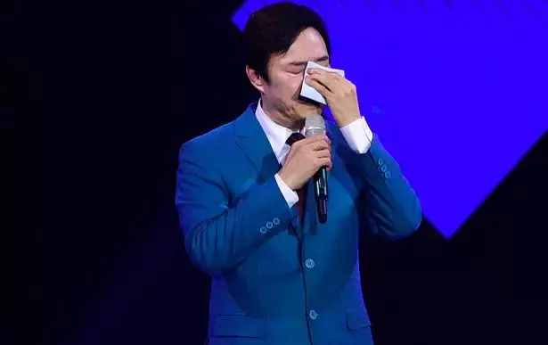 费玉清正式宣布退出歌坛：“绚丽的舞台让我感到孤独”