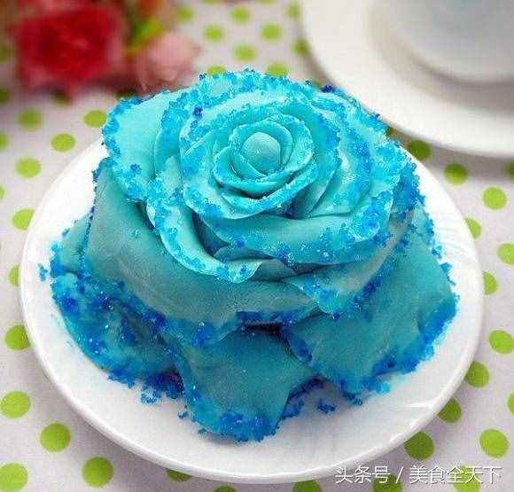 蓝色妖姬翻糖蛋糕（蓝色妖姬翻糖蛋糕，制作就是这么简单）