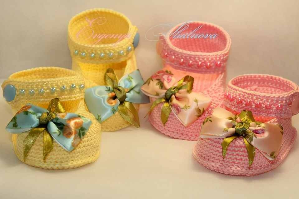 婴儿毛线鞋的织法（来看这款宝宝毛线鞋编织的方法步骤）