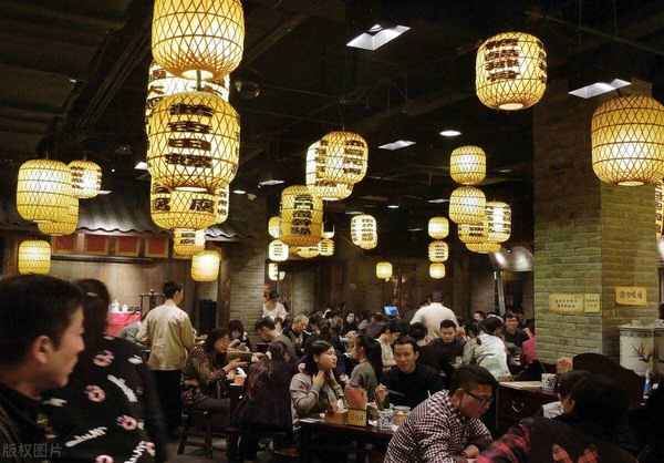 深圳一家餐厅利用“0元特色菜”，一年狂赚200万，赚钱方法告诉你