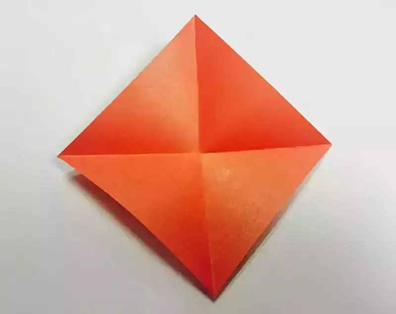 还记得童年最经典的手工折纸吗？“东南西北”的创意新玩法！