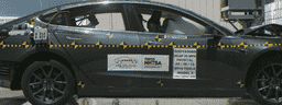 特斯拉 Model 3 全轮驱动轿车获得联邦测试人员的完美安全评分