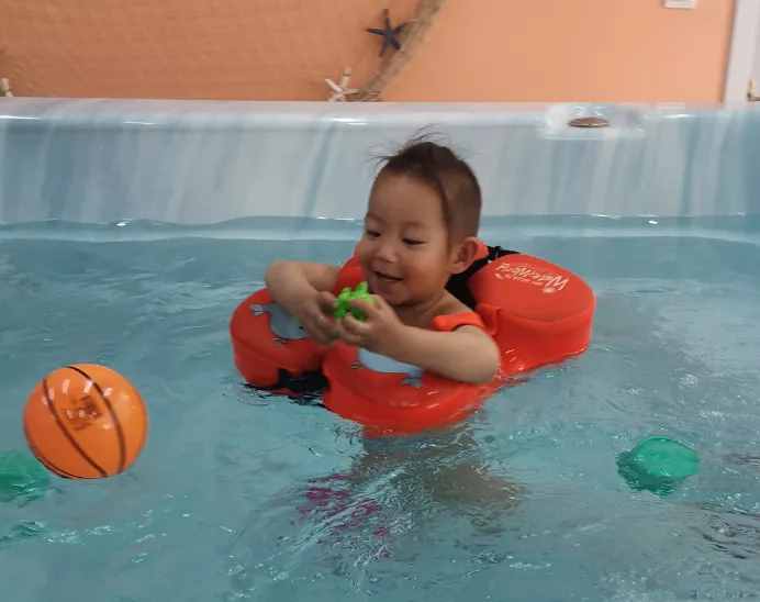 儿童练习游泳时（游泳的几种训练方法）