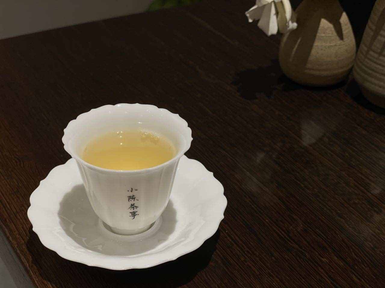 喝茶都说冬红夏绿，六大茶类里，哪种茶适合夏天喝？