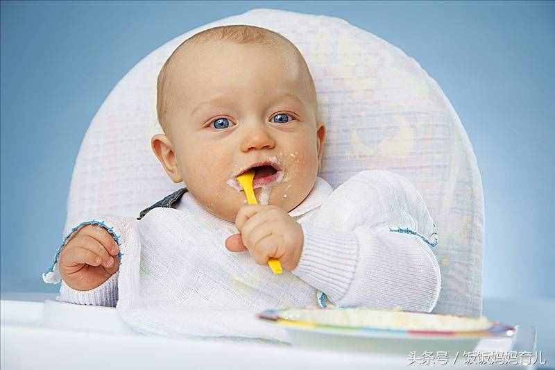 五个月宝宝的辅食（5个月宝宝的喂养方法）