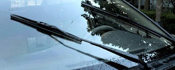 汽车知识解答：雨刮器刮玻璃有呱呱响怎么消除？
