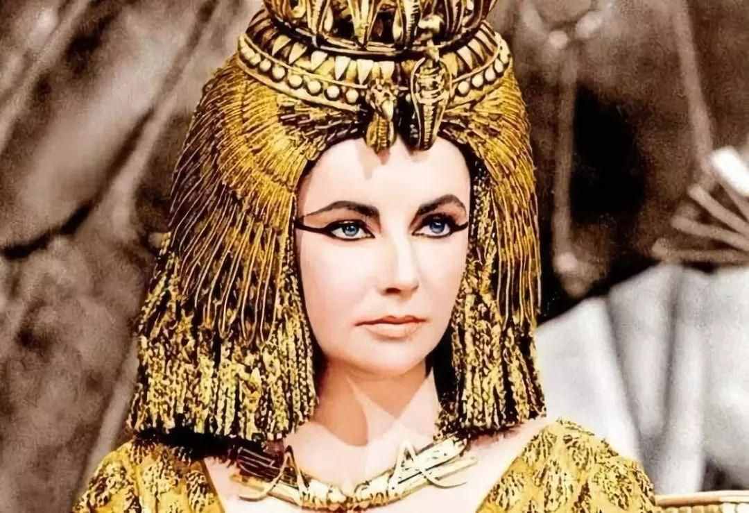 埃及艳后的死亡之谜，她真的是被毒蛇咬死的吗？