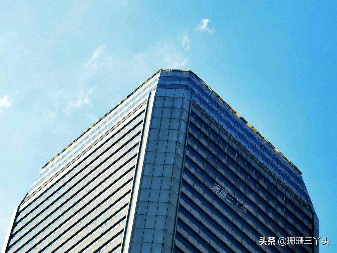 广州首座有停机坪的大厦，曾是全市最高，土生土长的广州院士设计