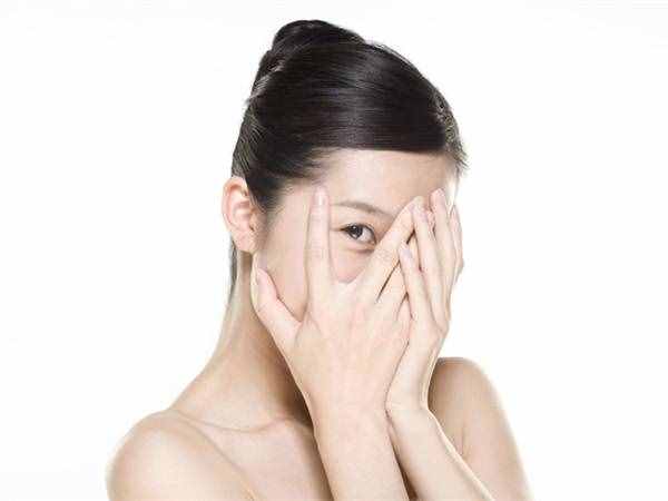 脸上皮肤过敏有哪些症状？
