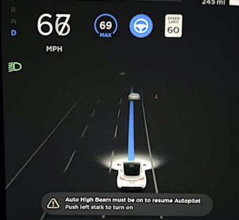 新特斯拉Y型车主报告自动驾驶仪远光灯问题