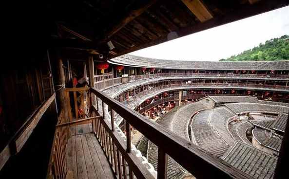 中国各地传统民居的特色，从四合院窑洞到土楼围屋