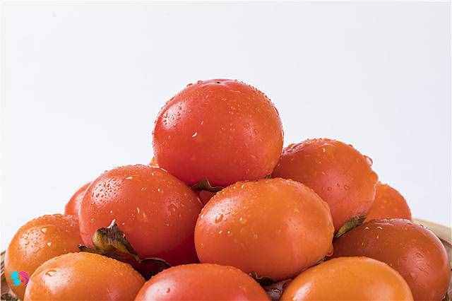 软柿子和硬柿子的区别，硬柿子是不是不熟的柿子?