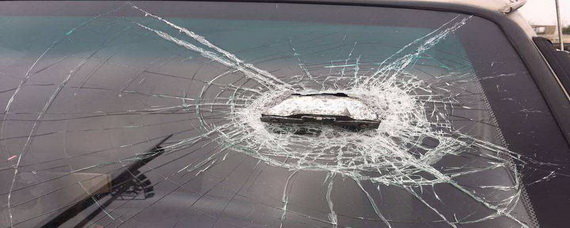 汽车知识解答：挡风玻璃裂痕有影响吗？