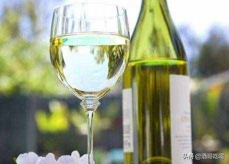 白葡萄酒侍酒，白葡萄酒最适宜的正确喝法？