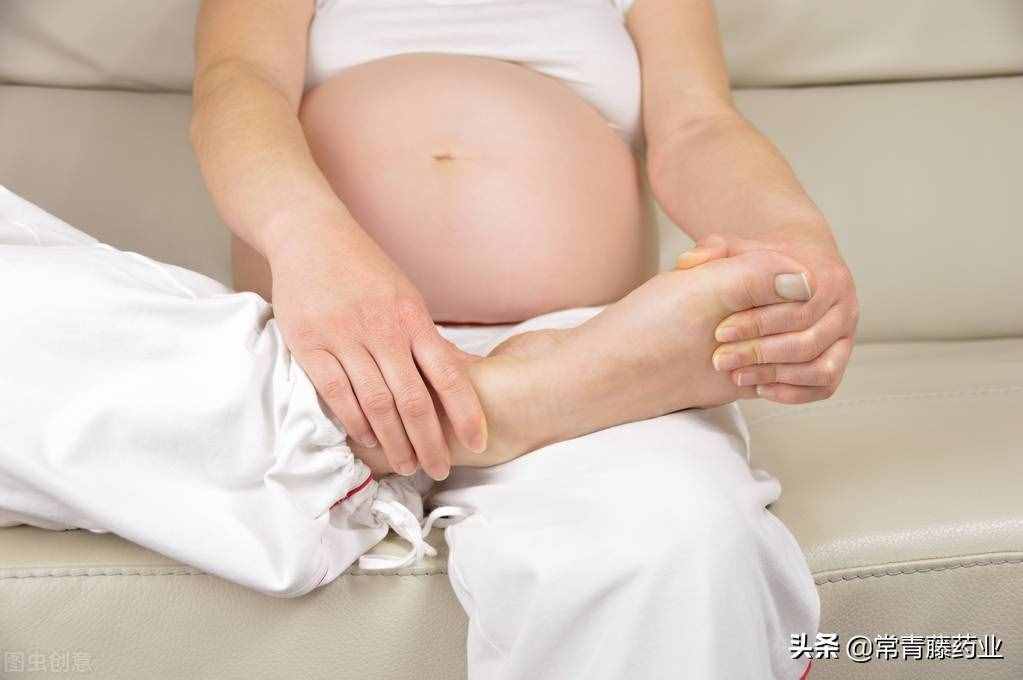 女性怀孕之后，为什么会有孕期水肿的情况？要怎么预防呢？