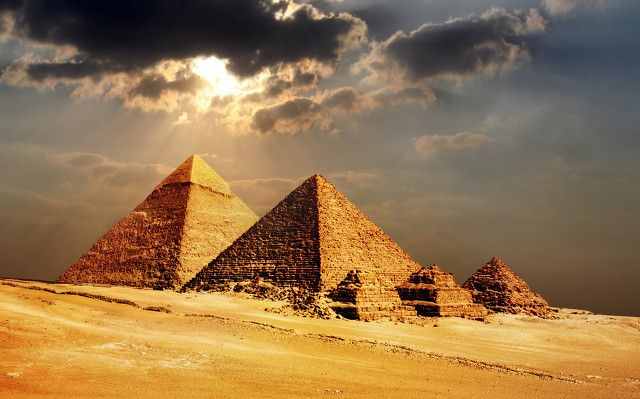 埃及金字塔真的和外星人有关吗？关于金字塔的五大谜团