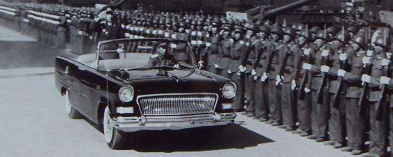 1959年阅兵时什么车首次亮相？