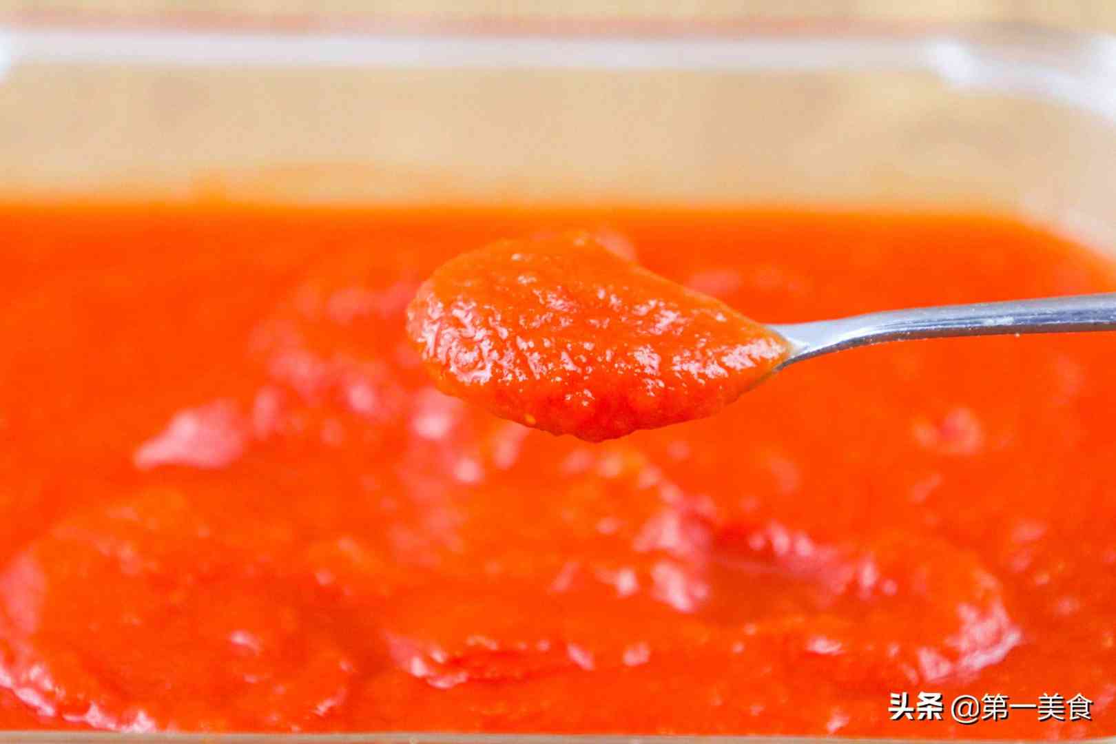 厨师长教你自制番茄酱，西红柿去皮扔锅里，就这么简单，无添加