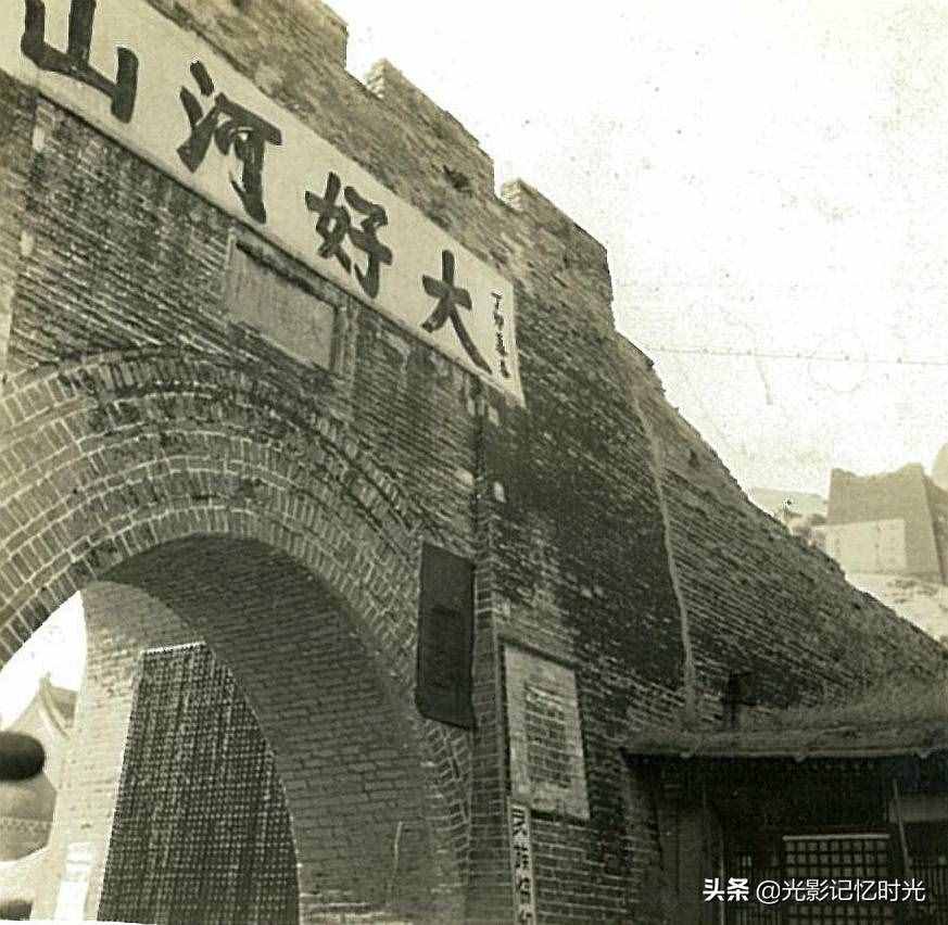老照片：1939年张家口大境门“陆路商埠”的繁华