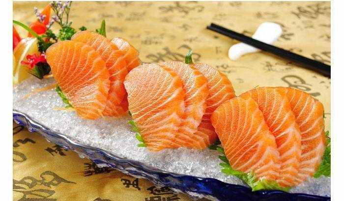 为什么日本人把鱼片叫作刺身？看看刺身的来由